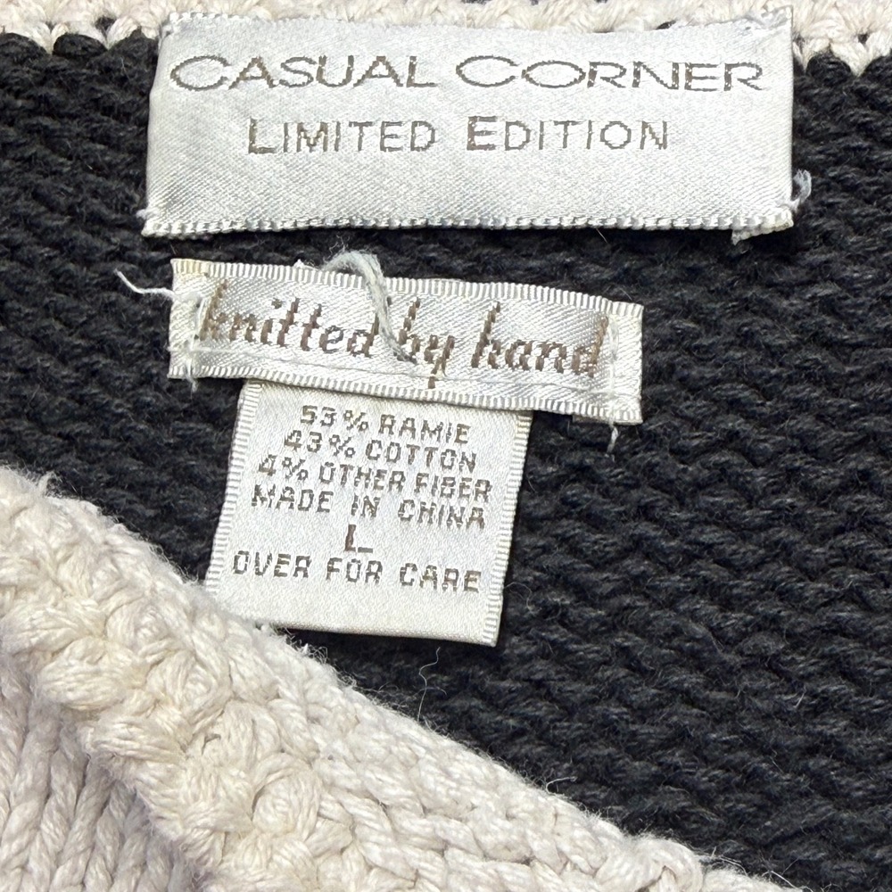 Casual Corner hand knit Christmas poinsettia‎ sweater women's size large - Picture 3 of 6